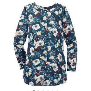 NWT Duluth trading wrinkle fighter shirts women’s blue floral tunic size medium